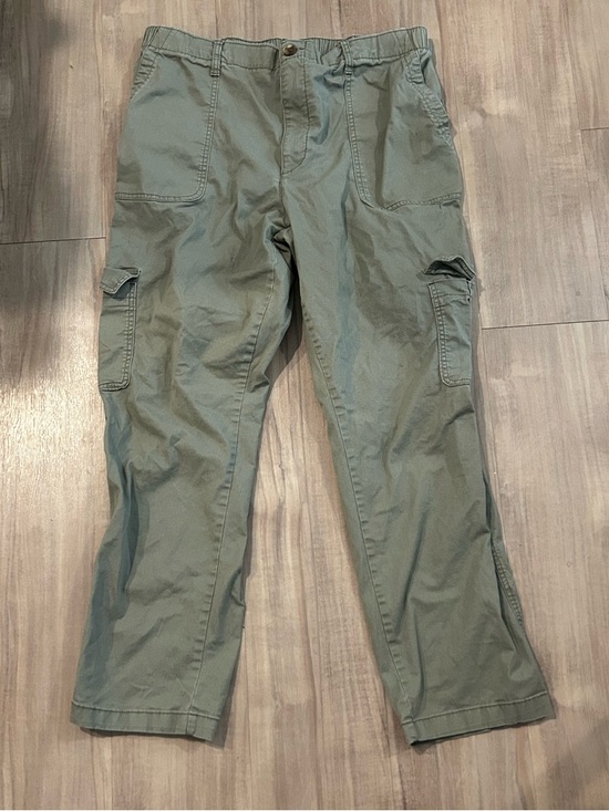 Old Navy Pants - Old Navy Olive Green Straight-Leg Cargo Pants